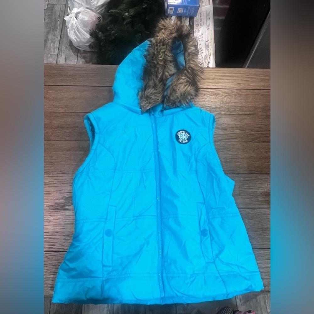 Vest​​​​